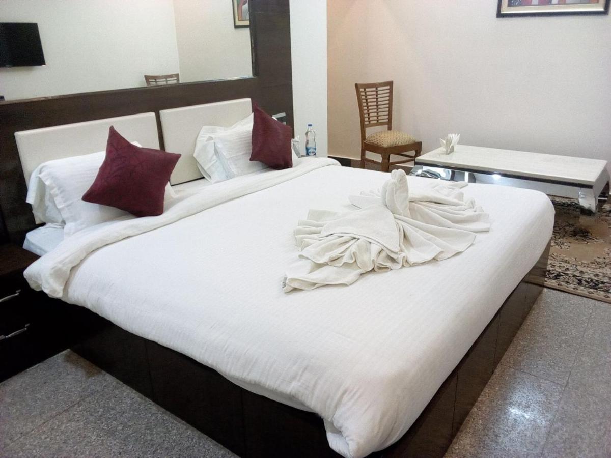 Arsh Residency Hotell Lucknow Exteriör bild