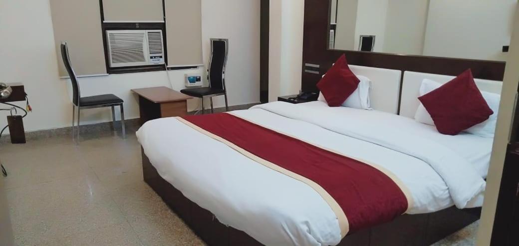 Arsh Residency Hotell Lucknow Exteriör bild