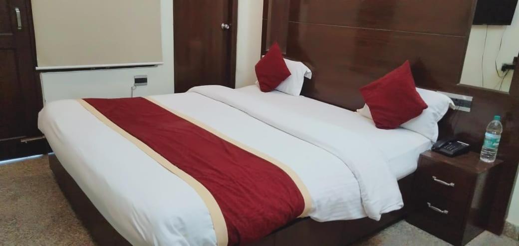 Arsh Residency Hotell Lucknow Exteriör bild